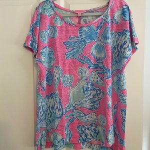 Lilly Pulitzer 100% linen shirt in pink with blue shells. Size XL.